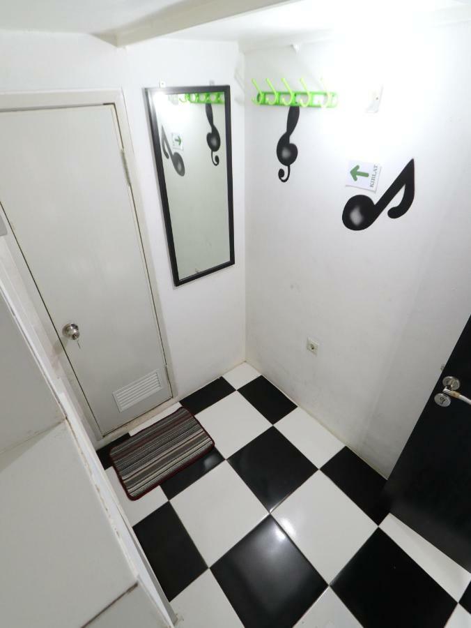 Kamar Keluarga Duri Kosambi Jacarta Exterior foto